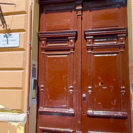 Lola Apartment Будапеща Екстериор снимка