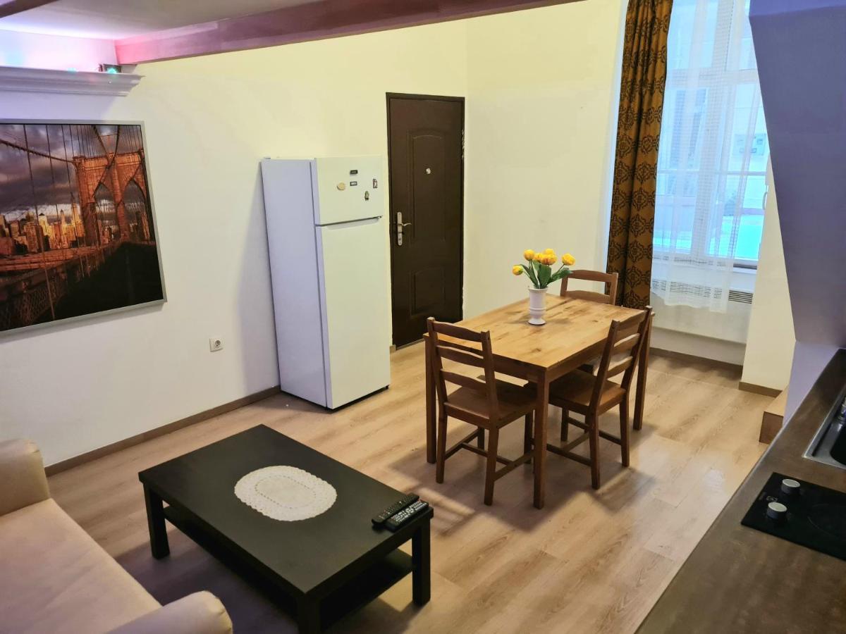 Lola Apartment Будапеща Екстериор снимка